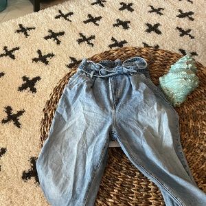 Abercrombie mom jeans